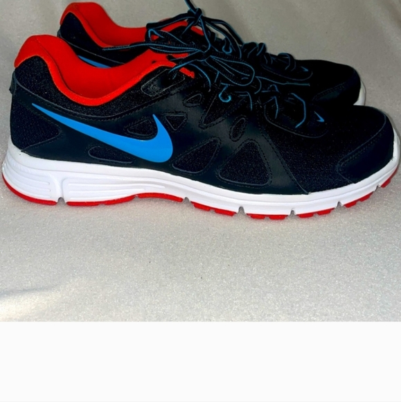 Nike Revolution Running Shoes new no box. - Picture 4 of 6
